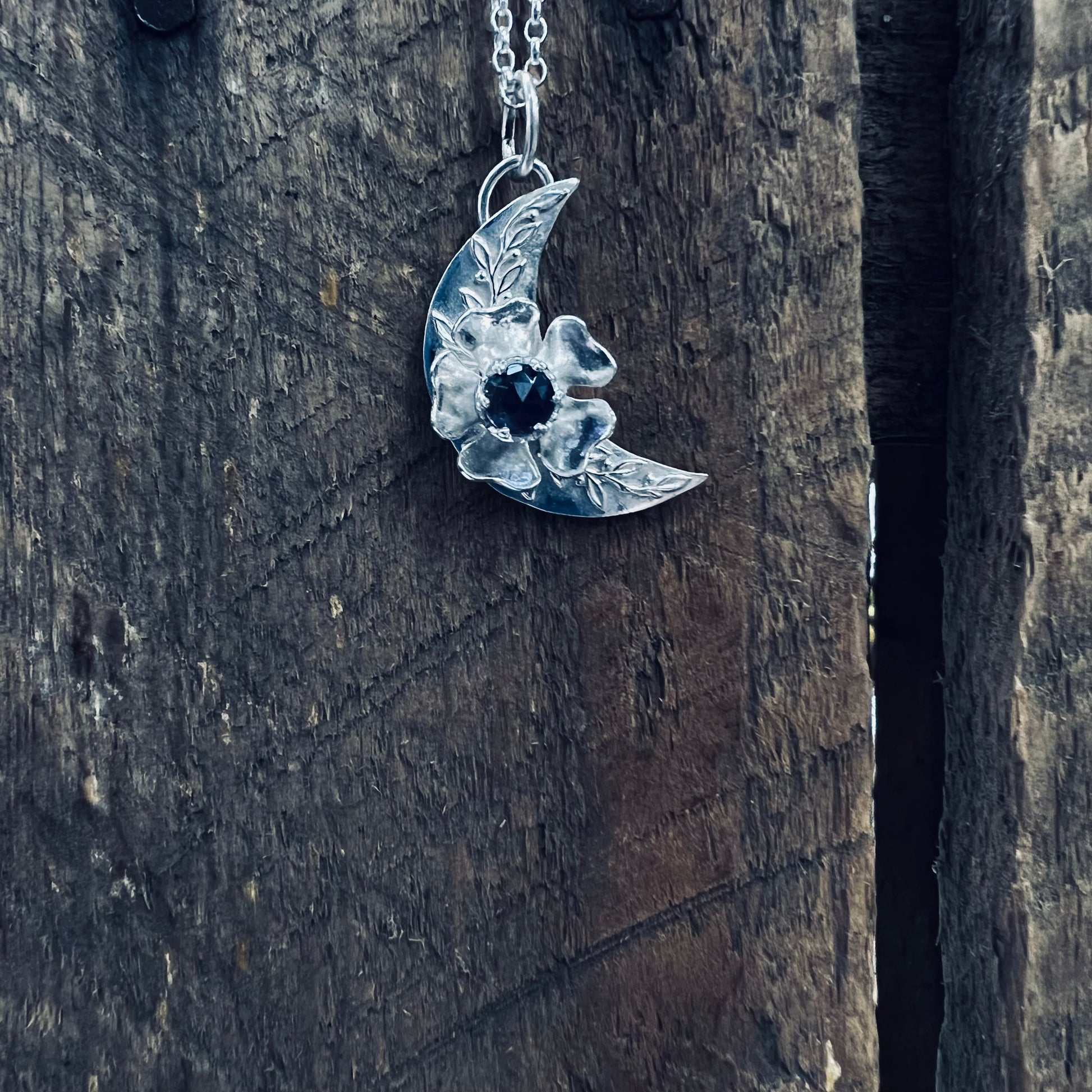 Moonflower necklace online